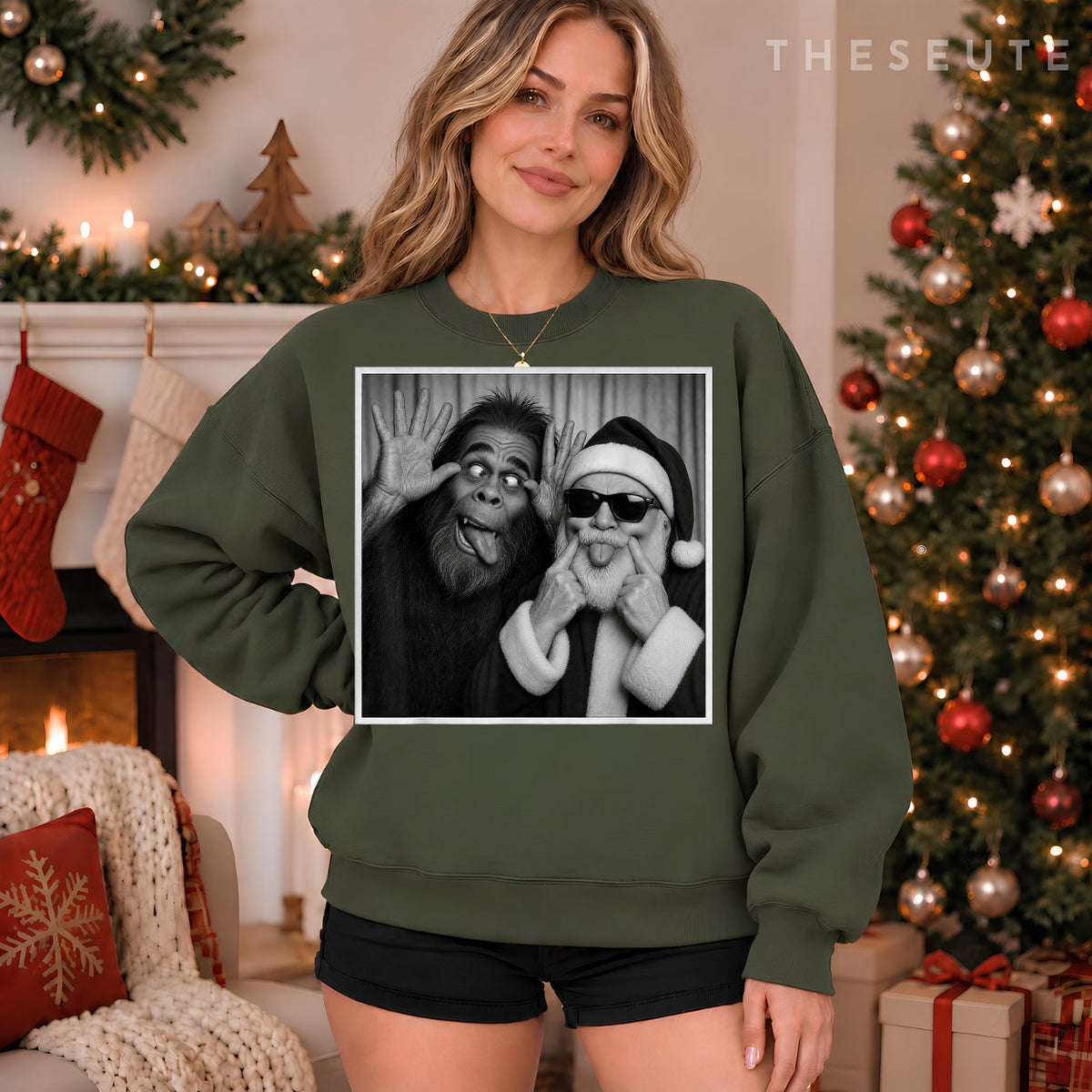 Funny Bigfoot photobooth with Santa Christmas Xmas Sweatshirt